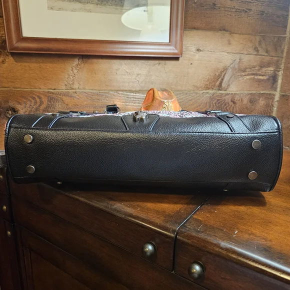 Ed Hardy Pink and Black Women's Bag With Straps - Picture 5 of 8